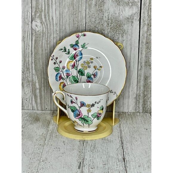 Vintage Floral Teacup & Saucer Tuscan Fine English Bone China - Picture 1 of 6